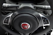 Fiat A versão Essence já vem com comandos de som no volante