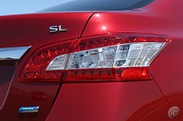 AUTOO Detalhe da lanterna do novo Sentra: em busca de uma identidade mundial