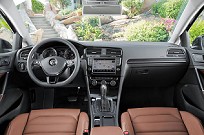 Volkswagen A cabine do novo Golf é bem ergonomica e requintada
