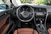 Volkswagen O painel central é ligeiramente voltado ao motorista