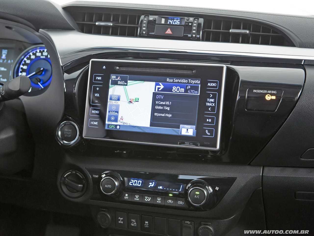 Toyota�Hilux - Foto 156 de 170 - 1600 x 1200 pixels2016 - console central
