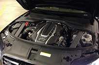 O motor 4.0 V8 turbo gera 435 cv
