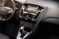 A versão Titanium vem com o SYNC MyFord Touch, com tela de 8 polegadas, sistema de navegação, comandos de voz, entre outros.