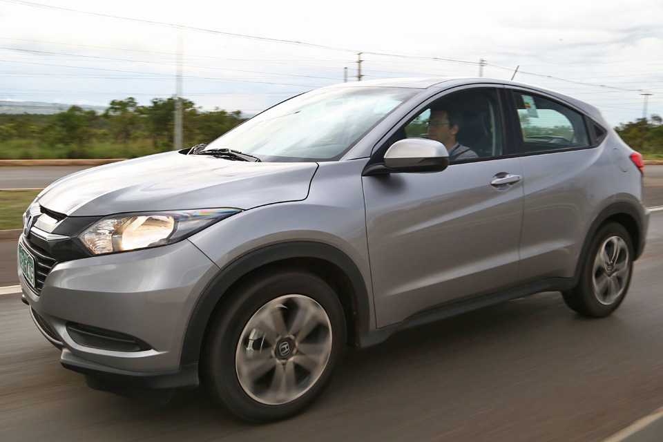 HR-V LX automático: sem rack e luzes de neblina