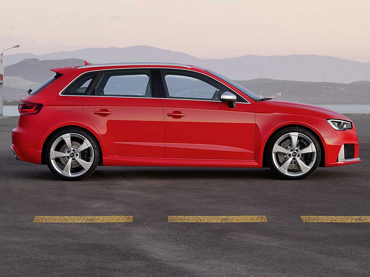 AudiRS 3 Sportback 2016 - lateral