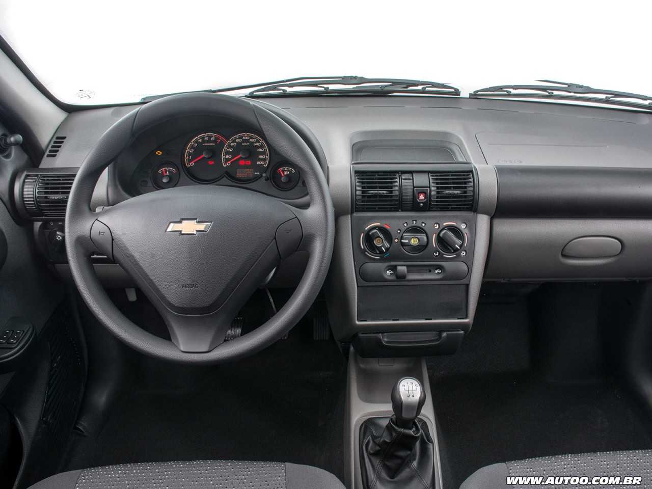 Chevrolet�Classic - Foto 3 de 3 - 1600 x 1200 pixels2016 - painel
