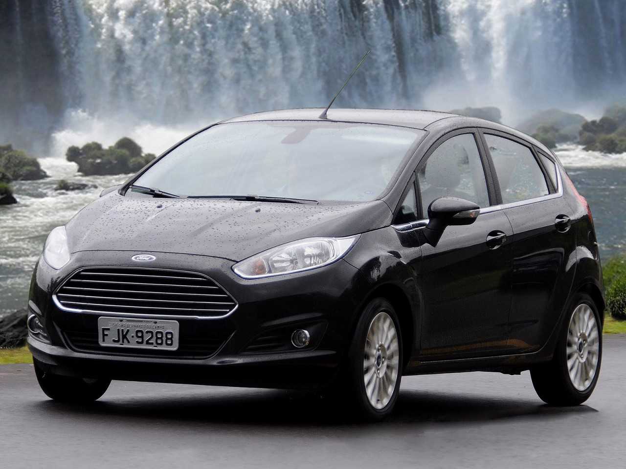 FordFiesta 2014 - ngulo frontal