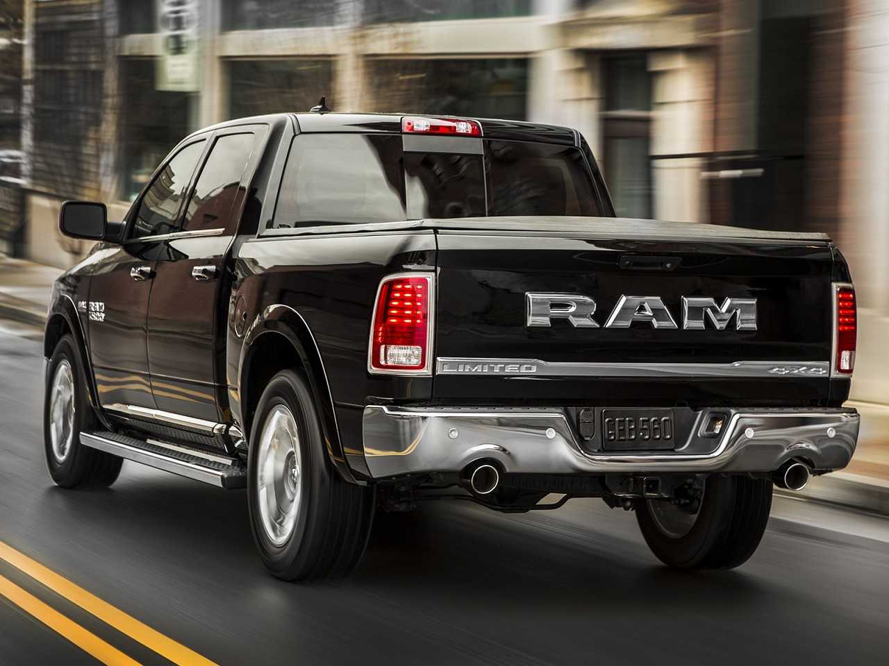 RAM�1500 2016 - �ngulo frontal