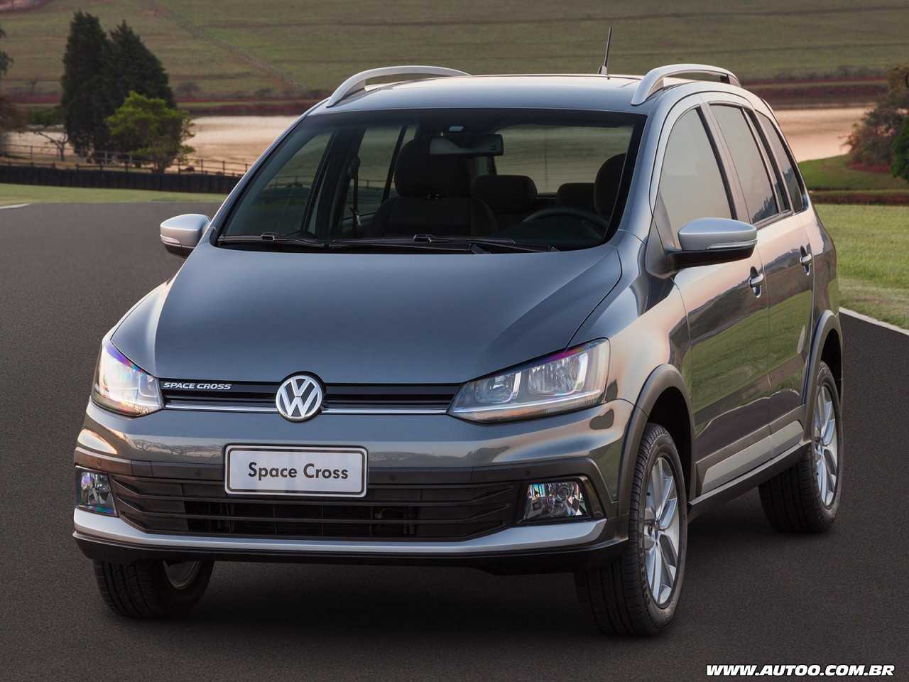 Volkswagen�Space Cross 2016 - �ngulo frontal