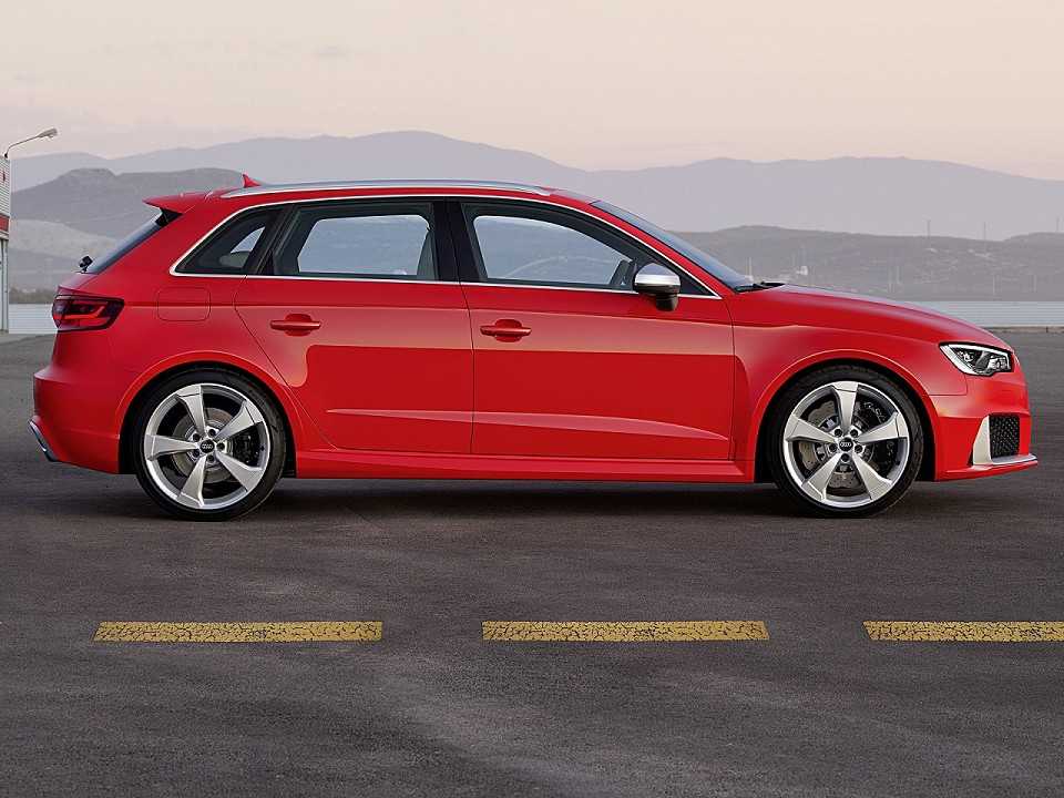 AudiRS 3 Sportback 2016 - lateral