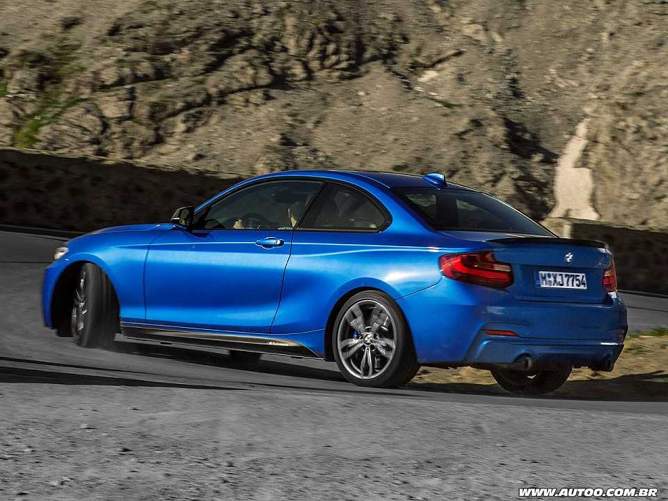 BMW�M235i 2016 - �ngulo traseiro
