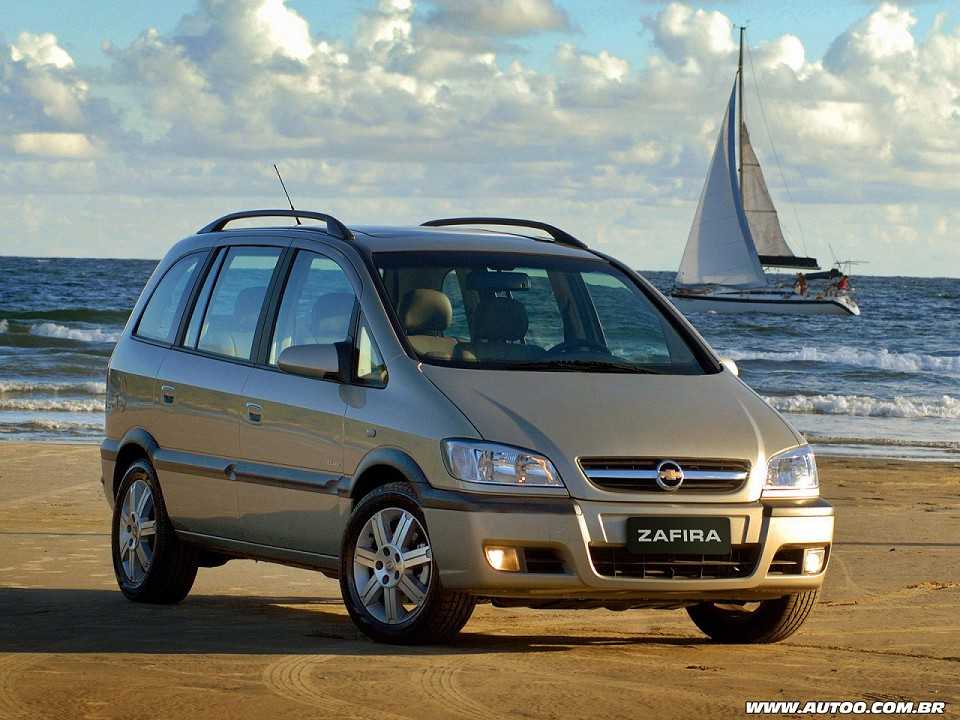 Chevrolet Zafira 2012 - ângulo frontal