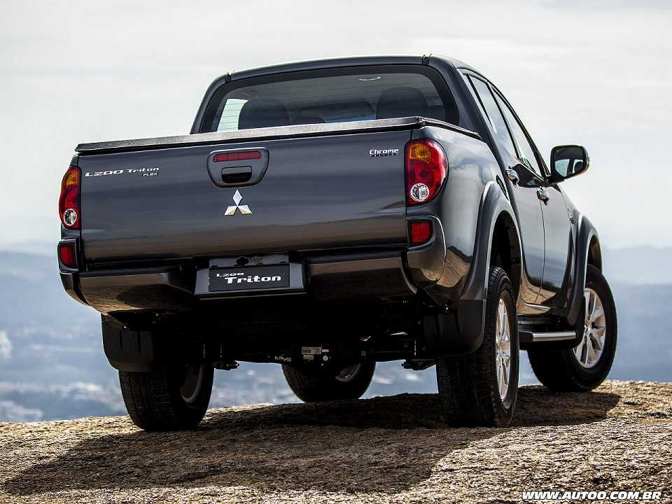 Mitsubishi�L200 Triton 2015 - �ngulo traseiro