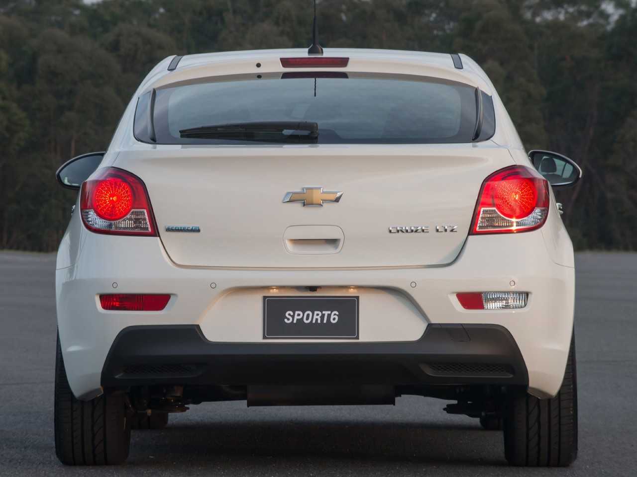 ChevroletCruze Sport6 2015 - traseira