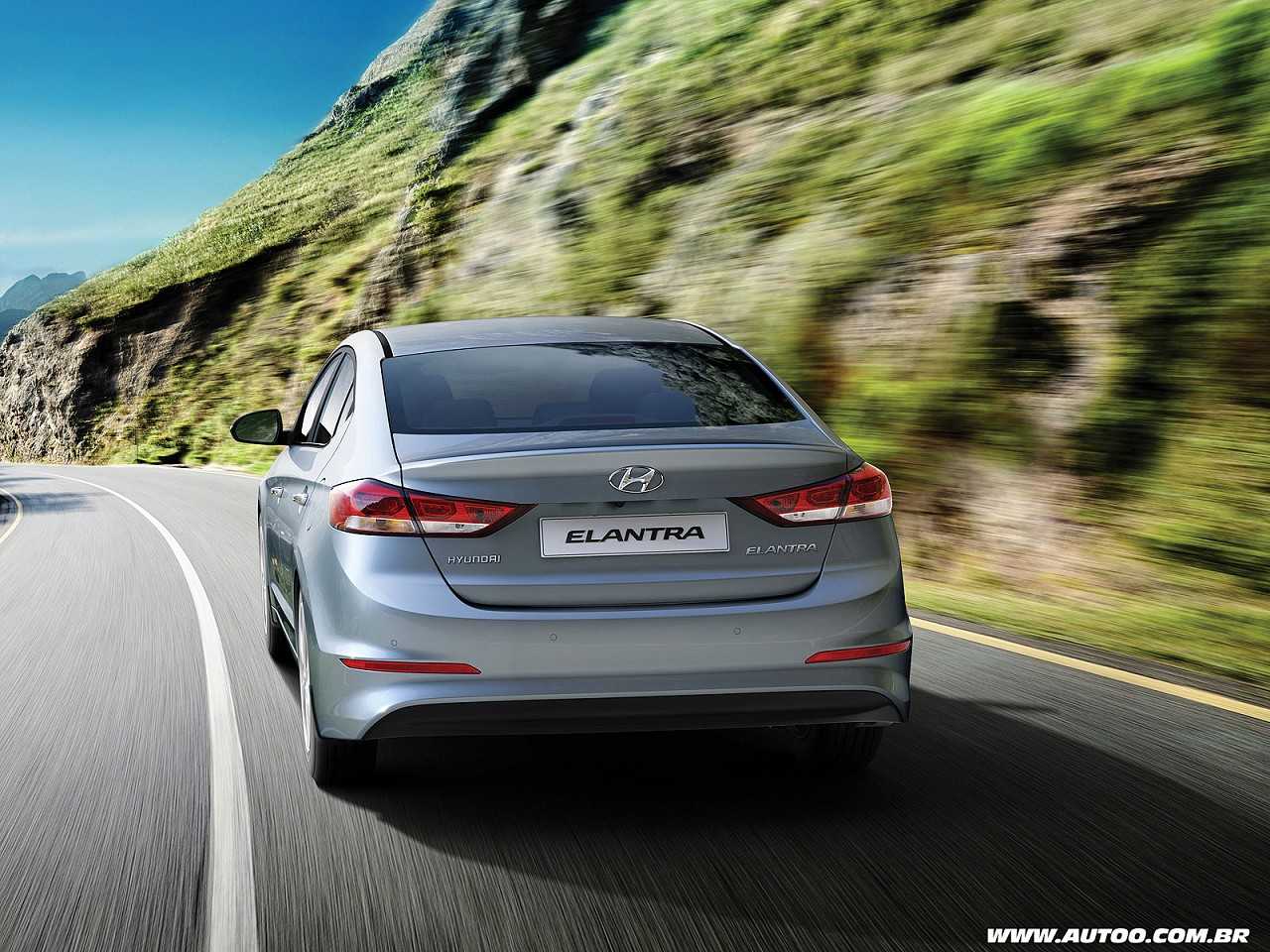 Hyundai�Elantra 2017 - traseira