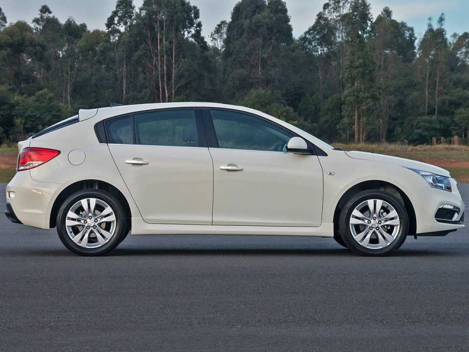 Chevrolet�Cruze Sport6 2015 - lateral