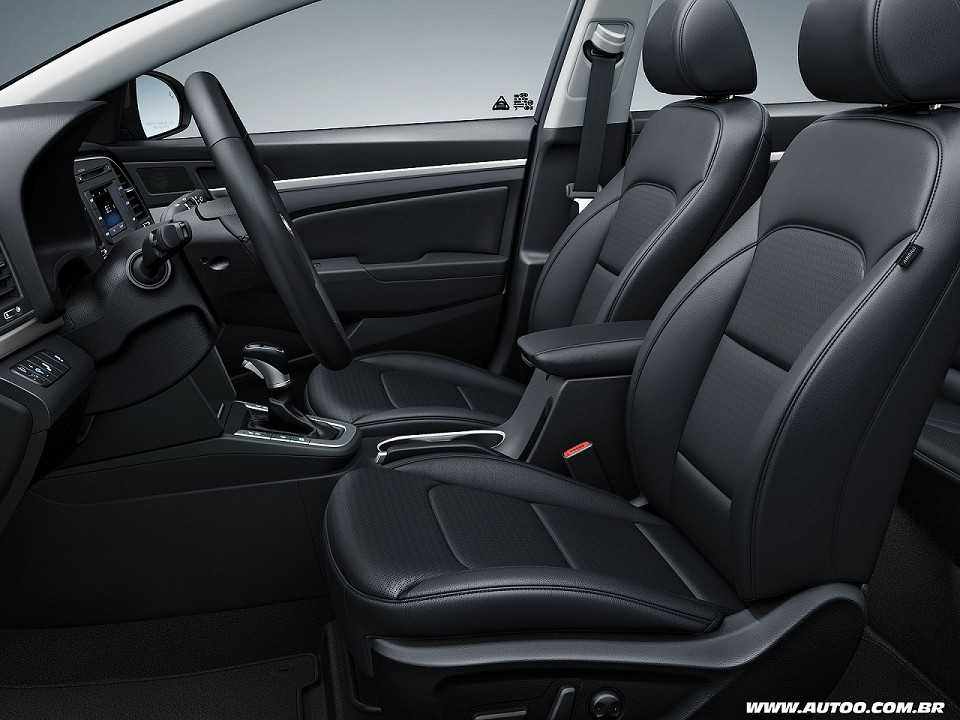 Hyundai�Elantra 2017 - bancos dianteiros