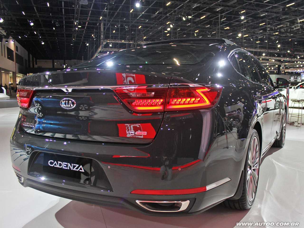 Kia�Cadenza 2017 - �ngulo traseiro