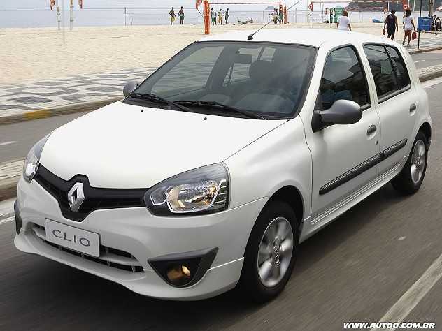 Renault Clio � um bom usado? Veja as principais reclama��es dos donos do hatch