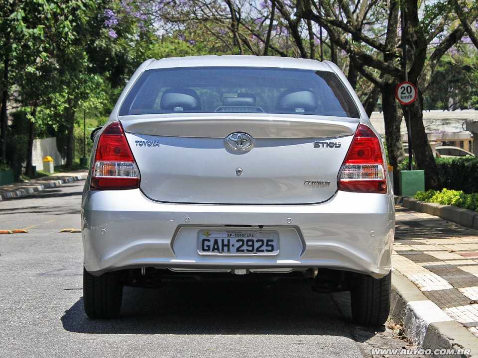Toyota�Etios Sed� 2017 - traseira