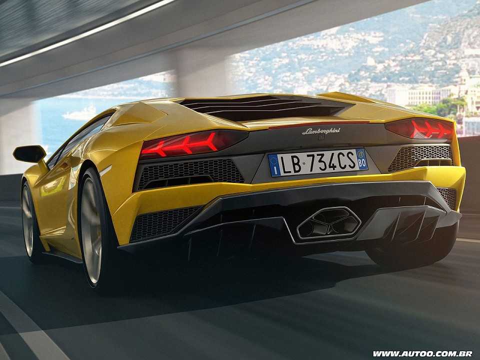 Lamborghini�Aventador S 2017 - �ngulo traseiro