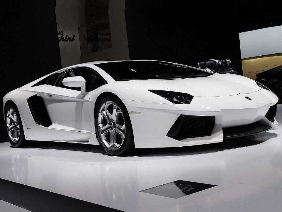Lamborghini�Aventador 2016 - �ngulo frontal