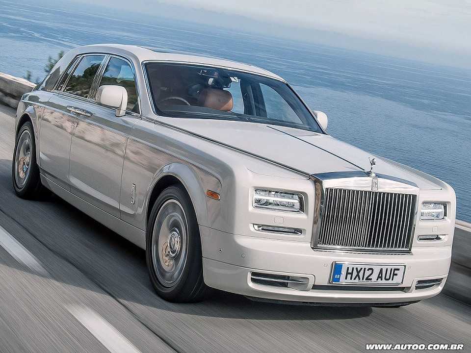 Rolls-RoycePhantom 2016 - ngulo frontal