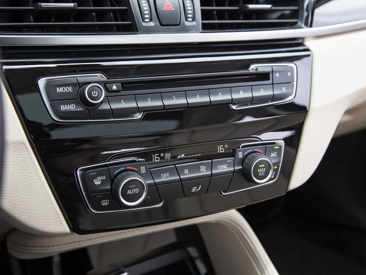 BMW�X1 - Foto 80 de 90 - 1600 x 1200 pixels2016 - console central