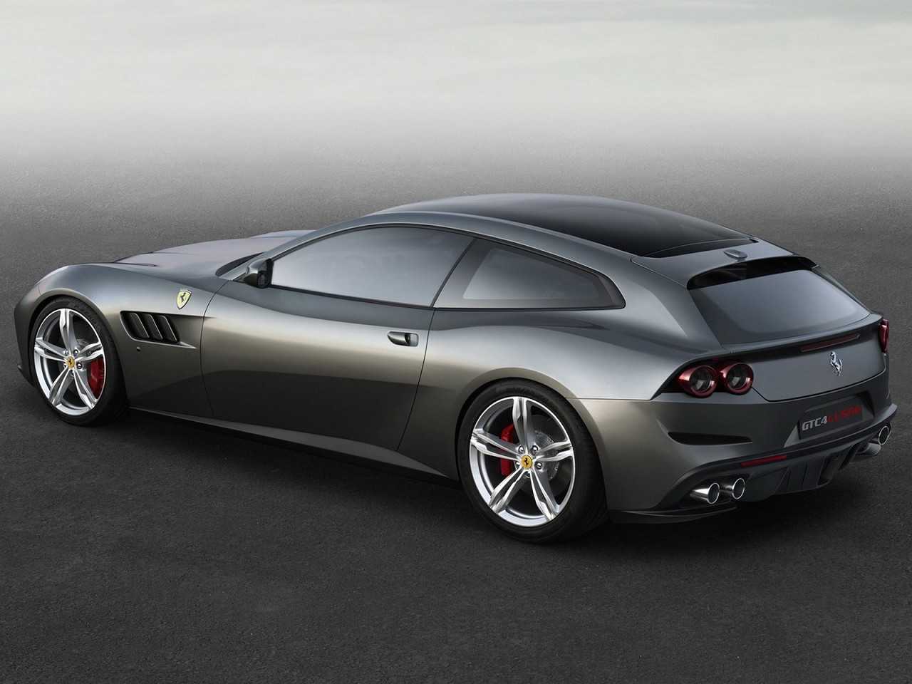 FerrariGTC4Lusso T 2016 - ngulo traseiro