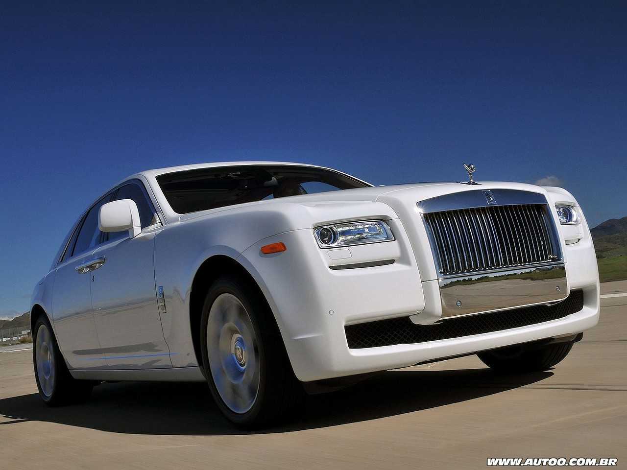 Rolls-RoyceGhost 2010 - ngulo frontal