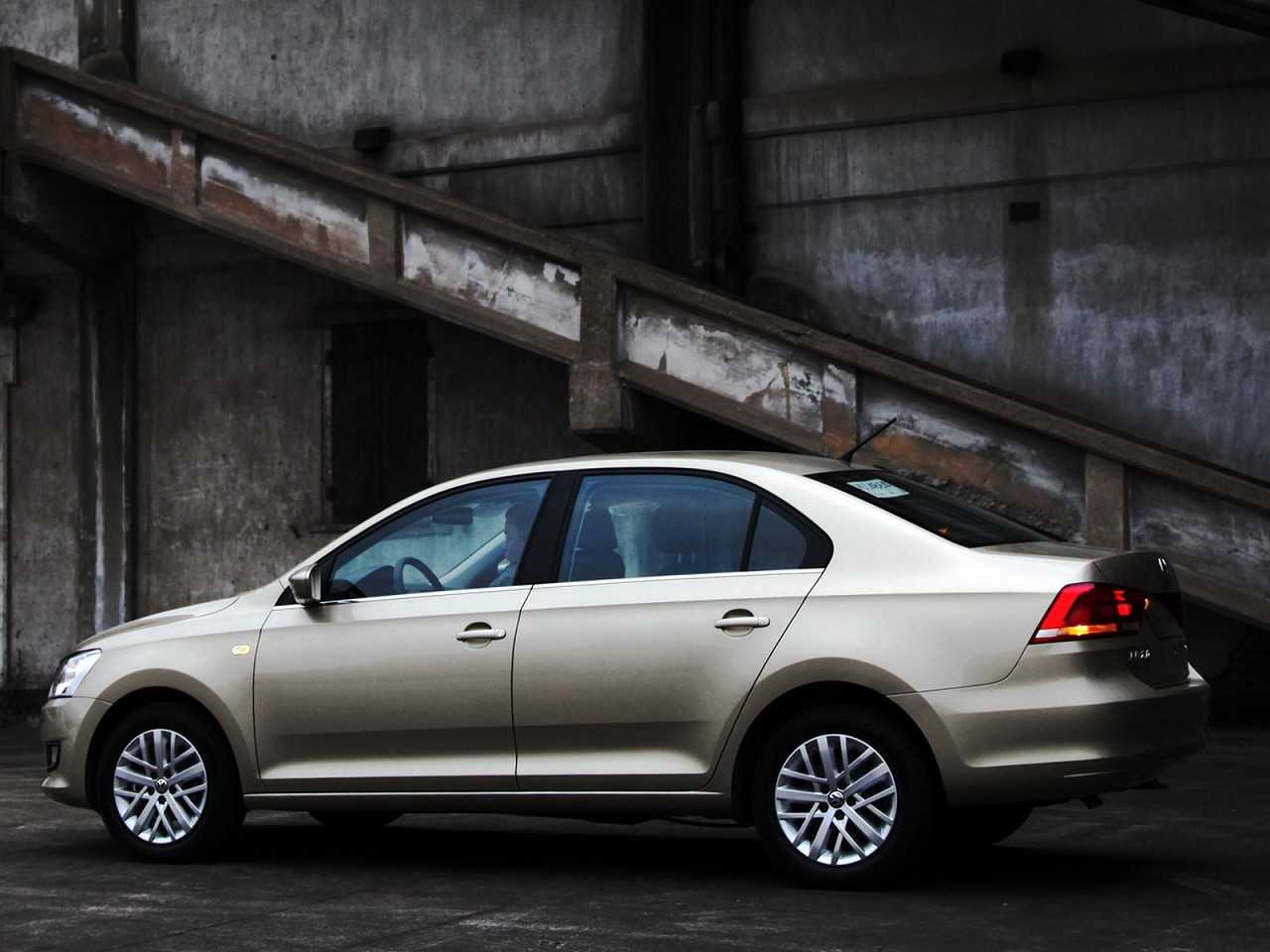 Volkswagen�Santana 2013 - �ngulo traseiro