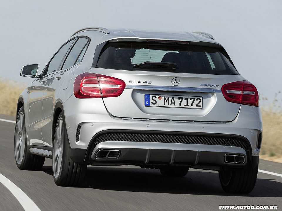 Mercedes-Benz�GLA 2015 - �ngulo traseiro