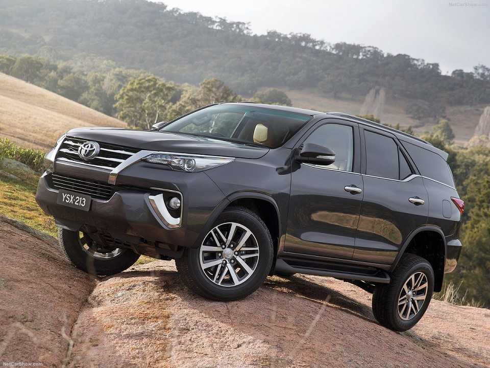 Toyota�SW4 2016 - �ngulo frontal
