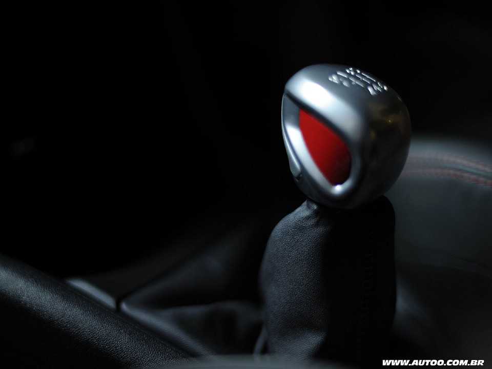 Peugeot�208 2014 - c�mbio