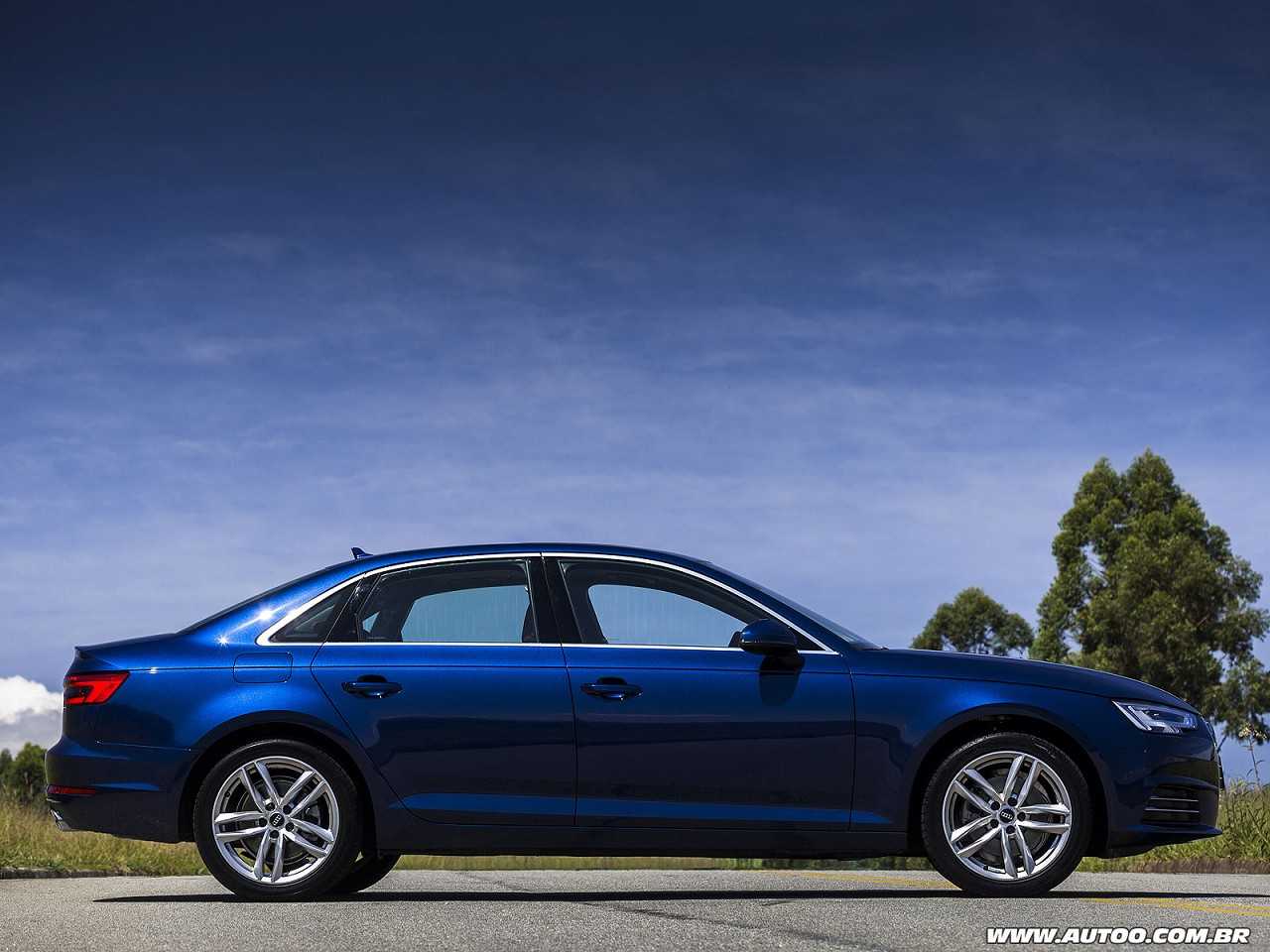 AudiA4 2017 - lateral