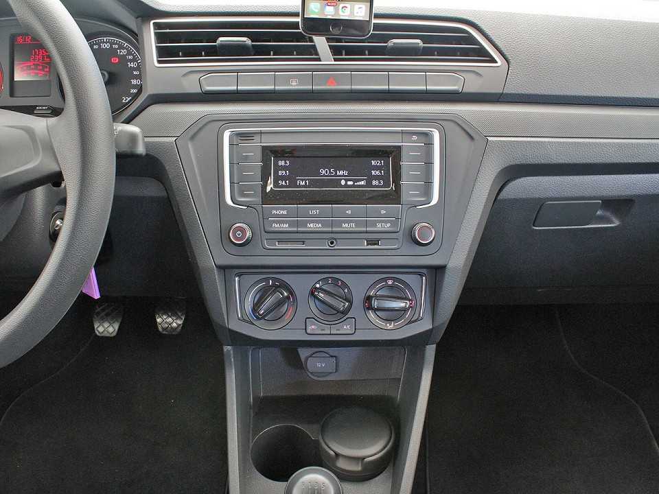 VolkswagenGol 2017 - console central