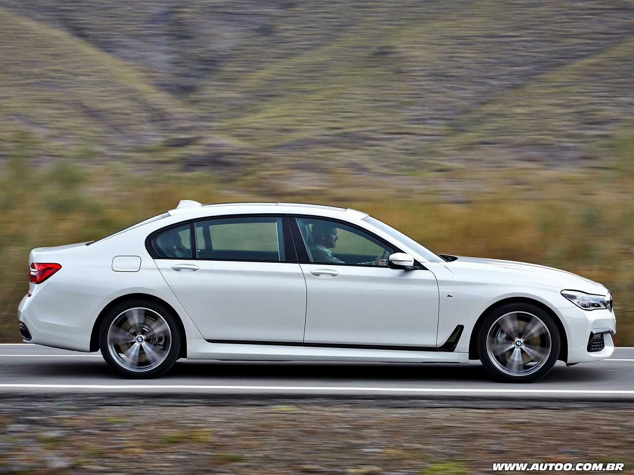 BMW�S�rie 7 2016 - lateral
