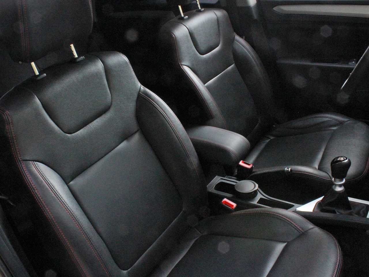 JAC�T50 2016 - bancos dianteiros
