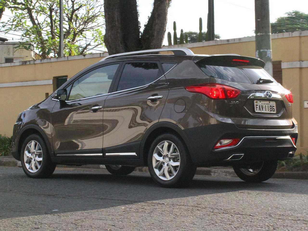 JAC�T50 2016 - �ngulo traseiro