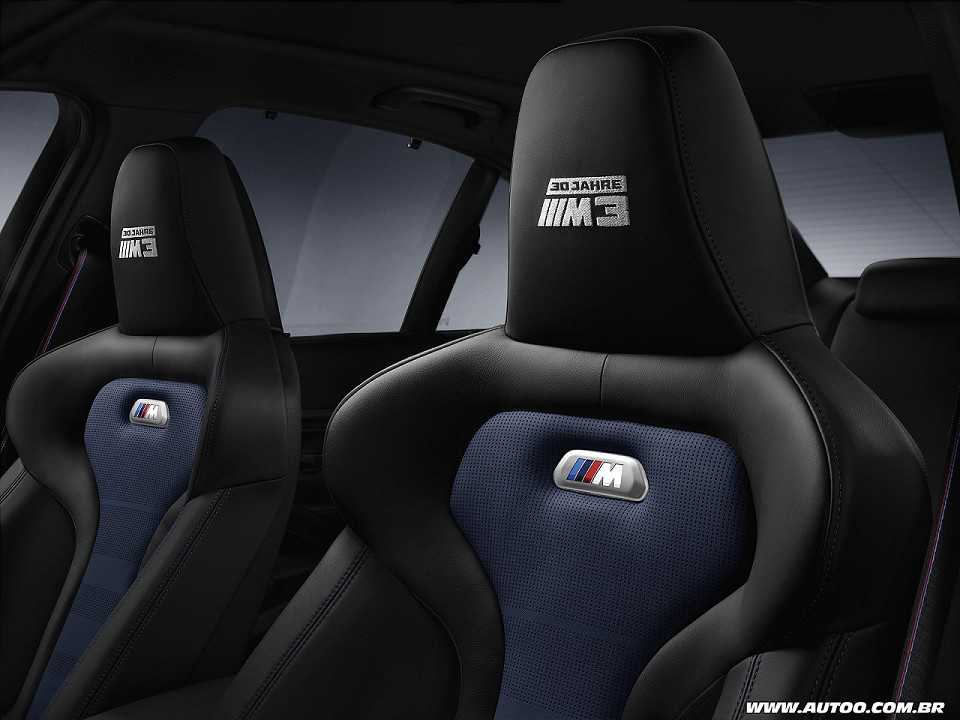 BMWM3 2016 - bancos dianteiros