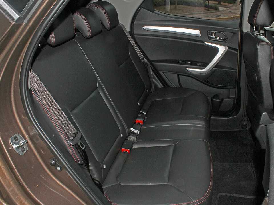 JAC�T50 2016 - bancos traseiros