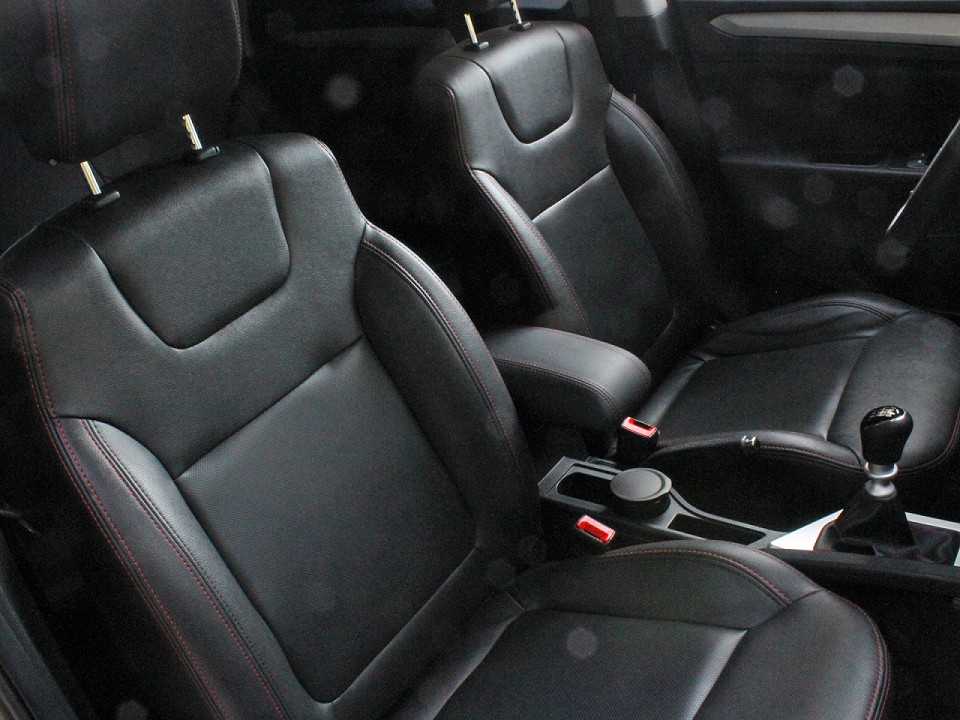 JAC�T50 2016 - bancos dianteiros