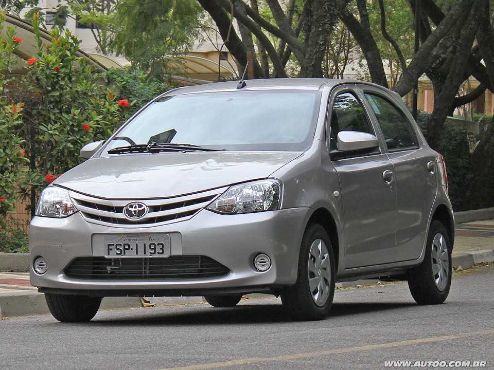 Toyota Etios 2017 - ângulo frontal