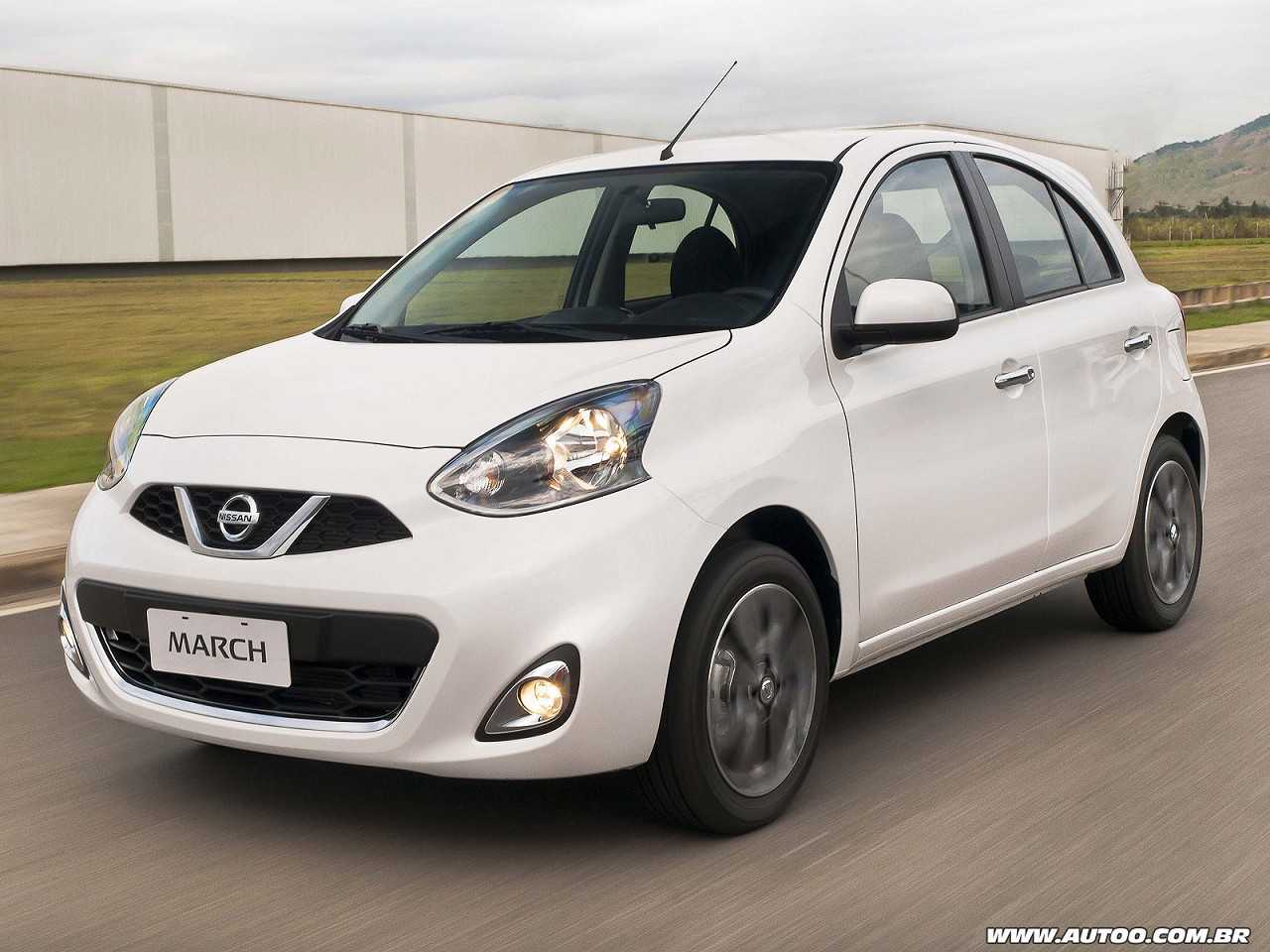 NissanMarch 2017 - ngulo frontal