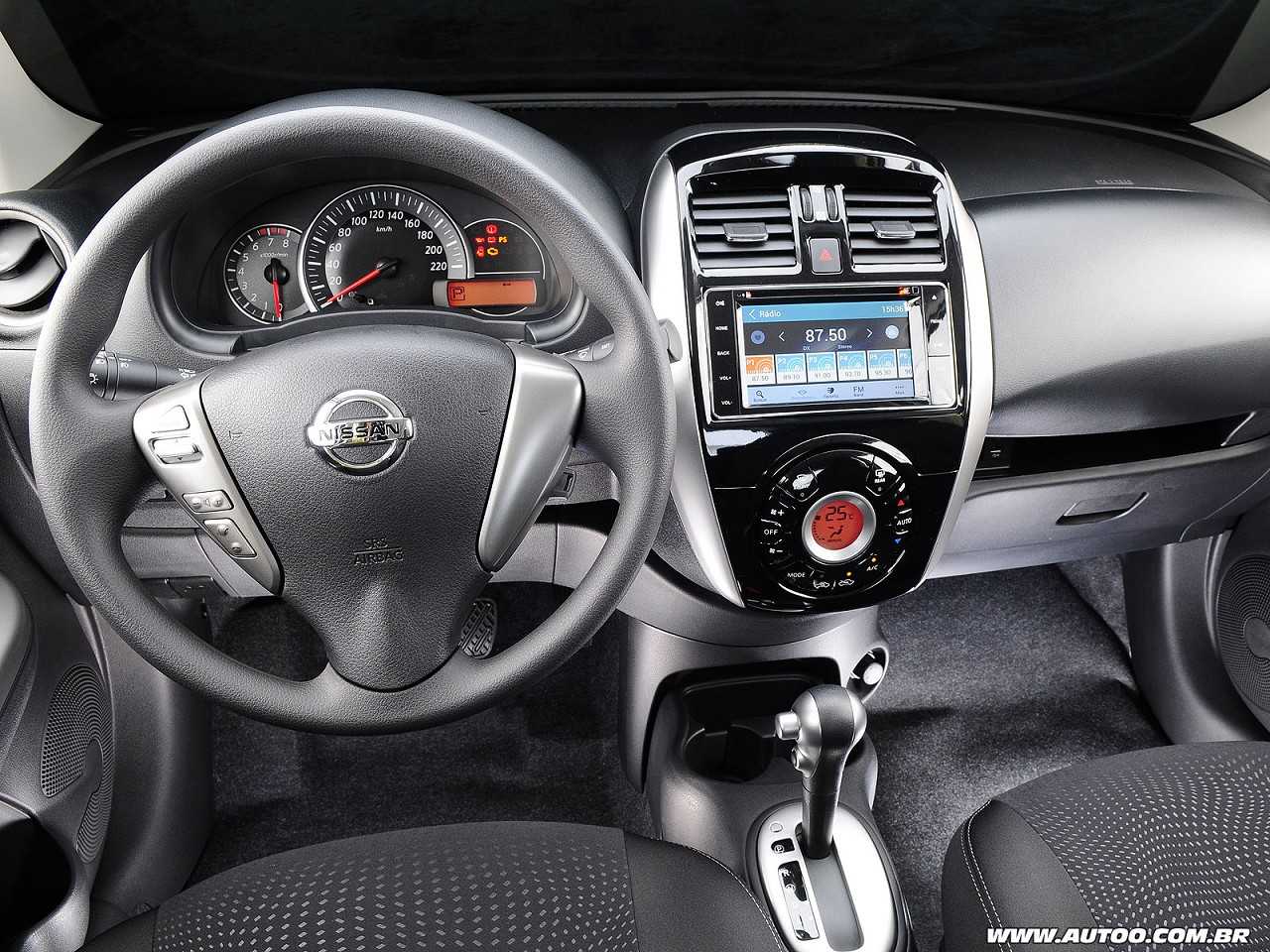 Nissan�March 2017 - painel
