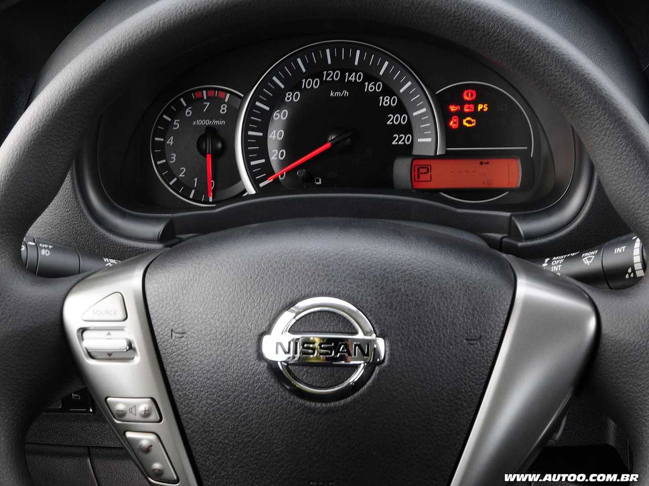 Nissan�March 2017 - painel de instrumentos