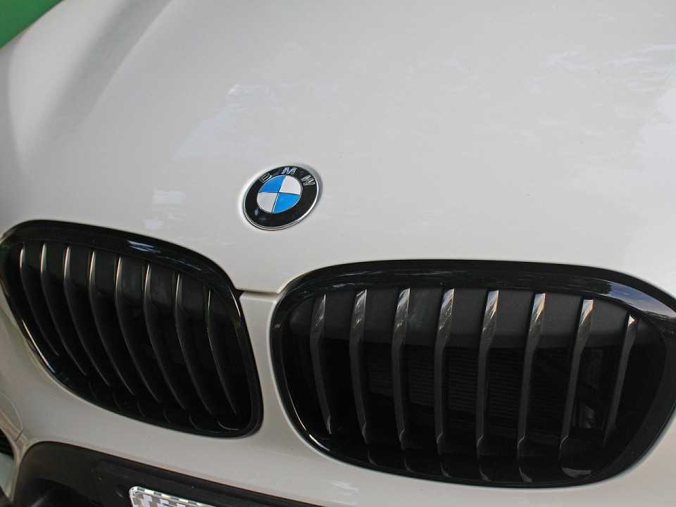 BMWX1 2016 - grade frontal
