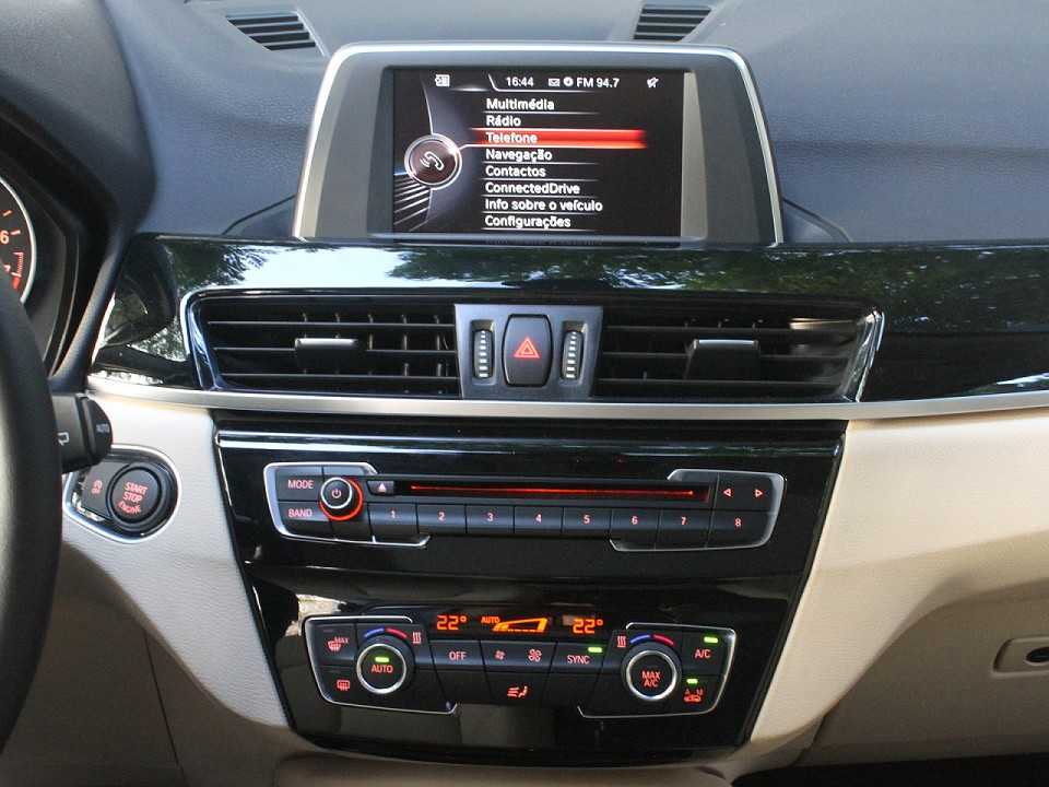 BMWX1 2016 - console central