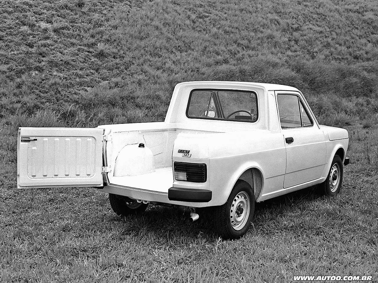 A primeira picape derivada de carro de passeio foi a 147 Pick-up de 1978