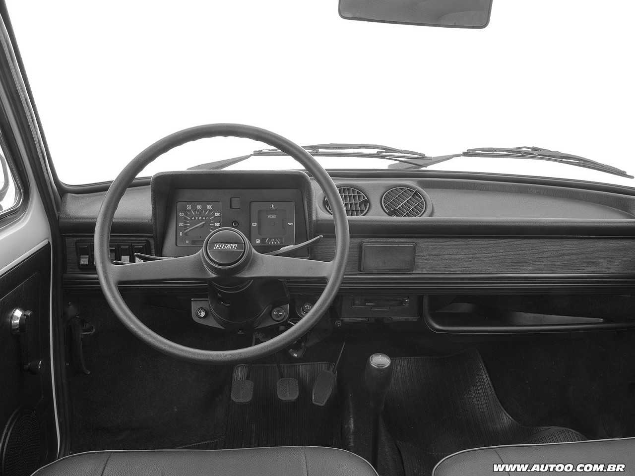 O Fiat 147 de 1976 foi o primeiro carro nacional com coluna de direção articulada